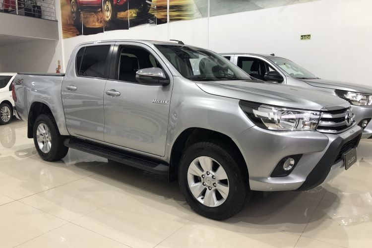 HILUX SRV