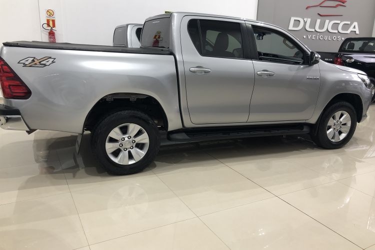 HILUX SRV