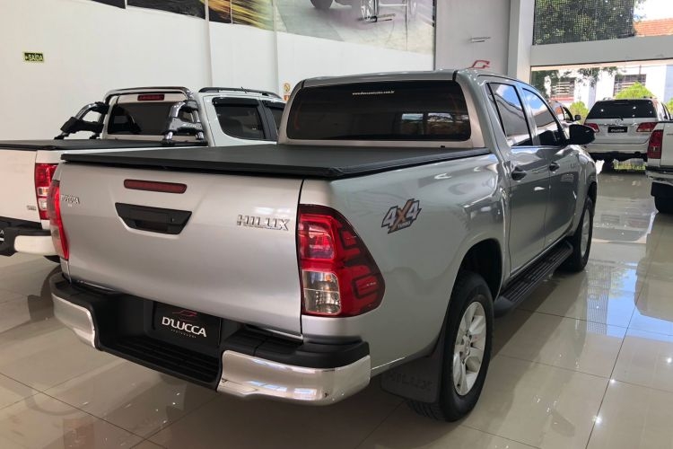 HILUX